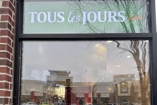 Tous Les Jours Bakery & Cafe