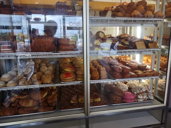 La Familia Bakery Beltsville Picture 2