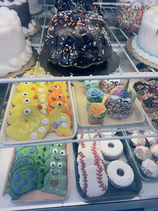 Woodmoor Pastry Shop Picture 10
