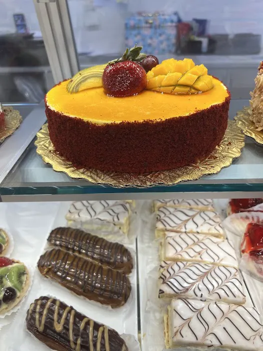 Flowers Bakery & Café - Langley Park Picture 4