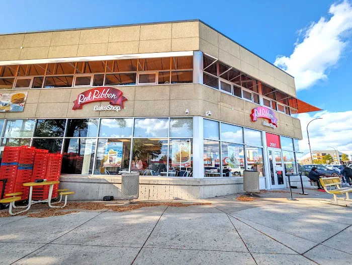 Red Ribbon Bakeshop Picture 9