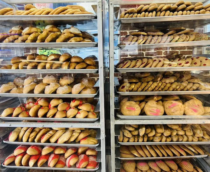 La Baguette Panadería in Langley Park Picture 3