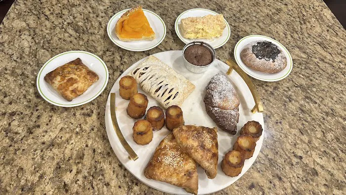 La Bohemia Bakery Picture 9