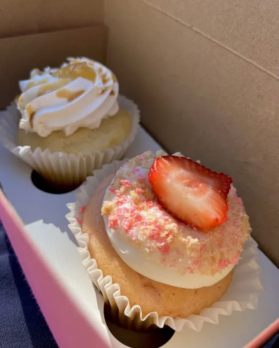 Lil’ Cakes & Creamery Picture 1