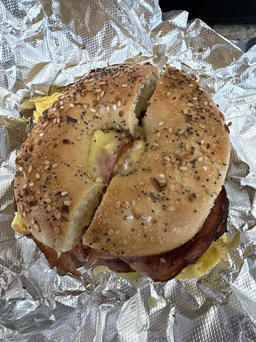 Izes Deli & Bagelry Picture 7