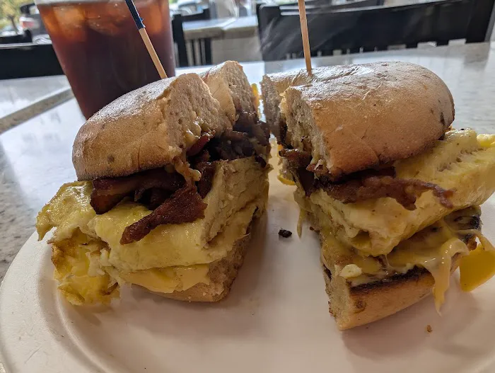 Izes Deli & Bagelry Picture 2
