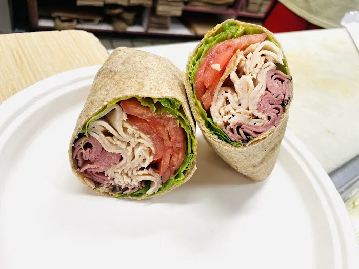 Izes Deli & Bagelry Picture 5