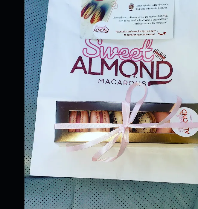 Sweet Almond Macarons Picture 4