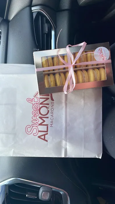 Sweet Almond Macarons Picture 8