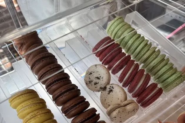 Sweet Almond Macarons