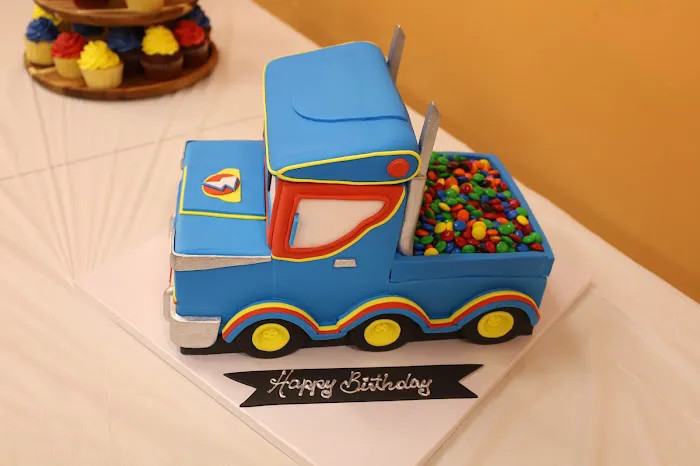 Custom Cake Design Picture 4