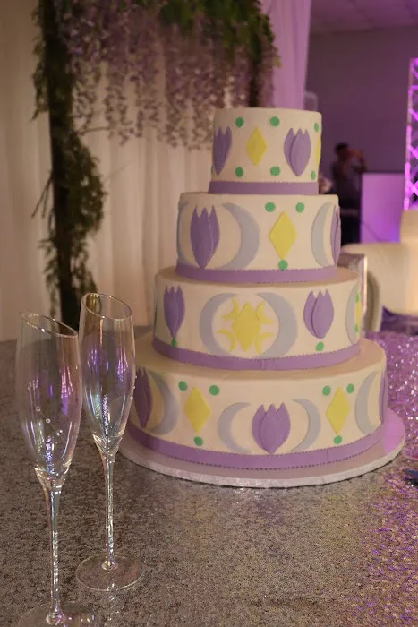 Custom Cake Design Picture 5