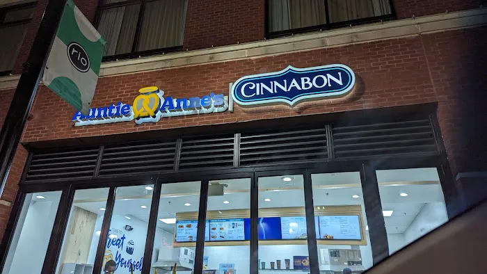 Cinnabon Picture 3