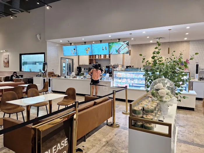 Tous Les Jours Bakery & Cafe Picture 4