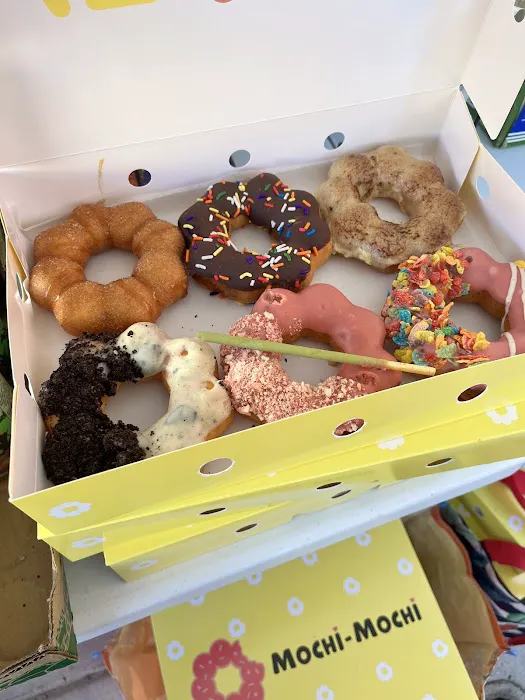 Mochi Mochi | Mochi Donut Bakery Picture 3