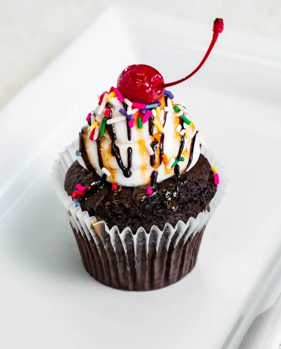 Lil’ Cakes & Creamery Picture 2