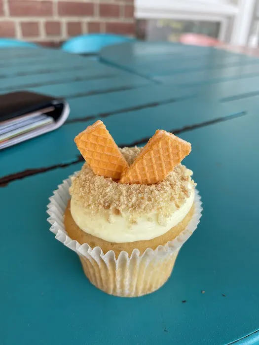 Lil’ Cakes & Creamery Picture 1