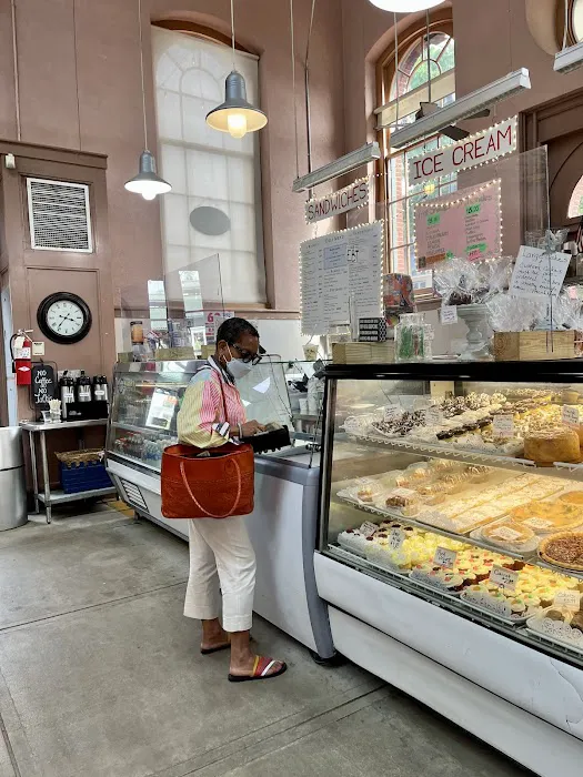 Fine Sweet Shoppe - Eastern Market Picture 5