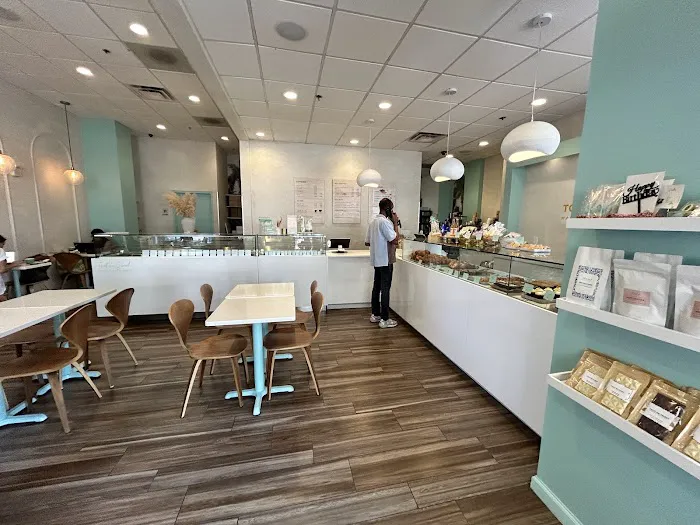 Tout de Sweet Pastry Shop Picture 3