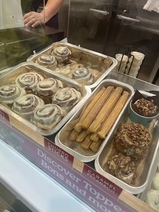 Cinnabon Picture 5
