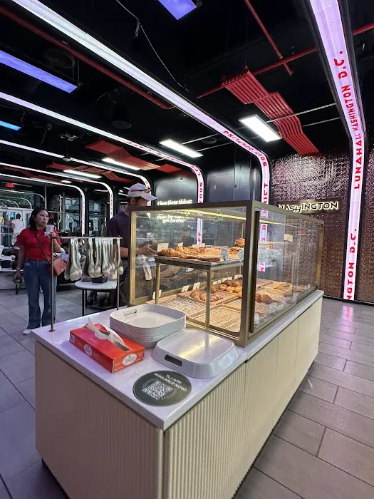Tous Les Jours Bakery and Cafe Picture 1