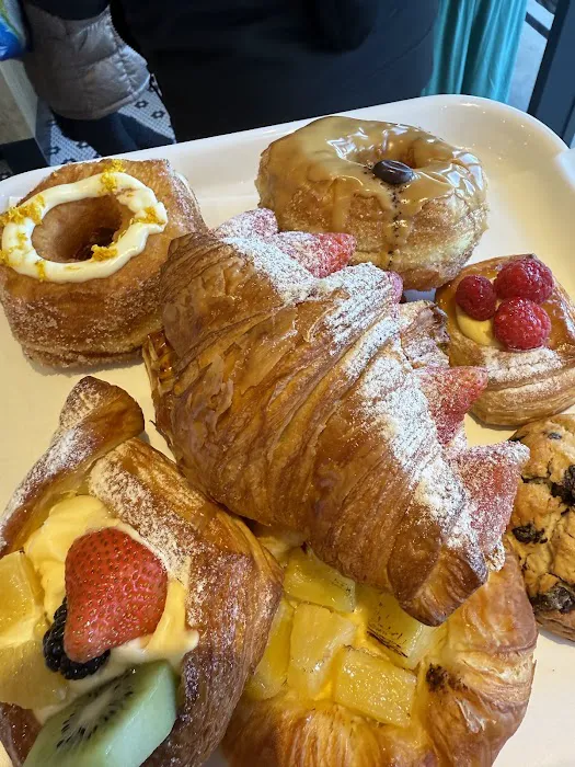 Paris Baguette Picture 1