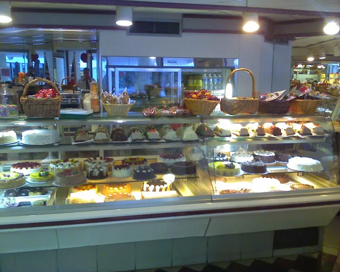 Watergate Pastry Picture 6