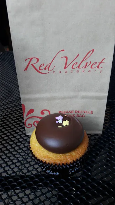 Red Velvet Cupcakery Picture 5