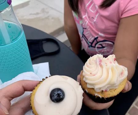 Lavender Moon Cupcakery