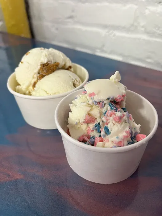 Lil’ Cakes & Creamery Picture 8