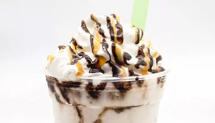 Lil’ Cakes & Creamery Picture 2