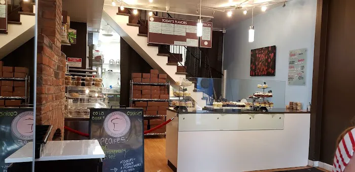 Alexandria Cupcake Picture 2