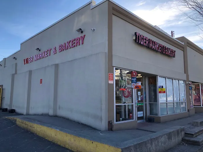 Tiger Market & Bakery Picture 10