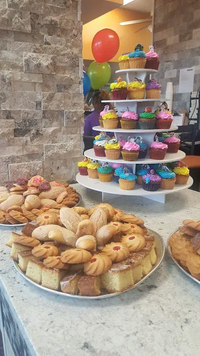 Veronica's Bakery & Cafe Picture 3
