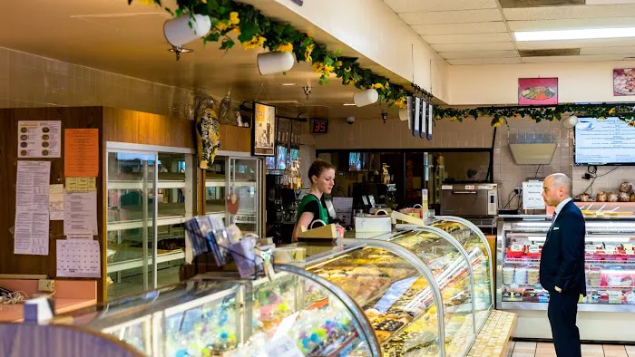 Heidelberg Pastry Shoppe Picture 5