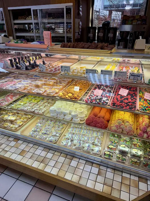 Heidelberg Pastry Shoppe Picture 7