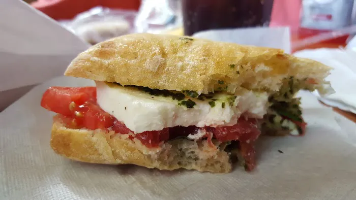 Praline Bakery & Bistro Picture 1