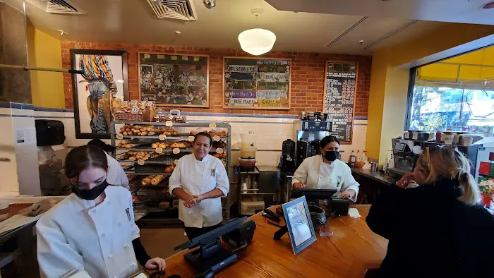 Best Buns Bakery & Burgers Picture 6