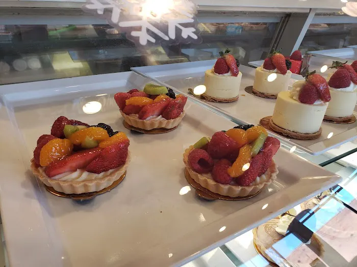 Hollin Hall Pastry Shop Picture 10