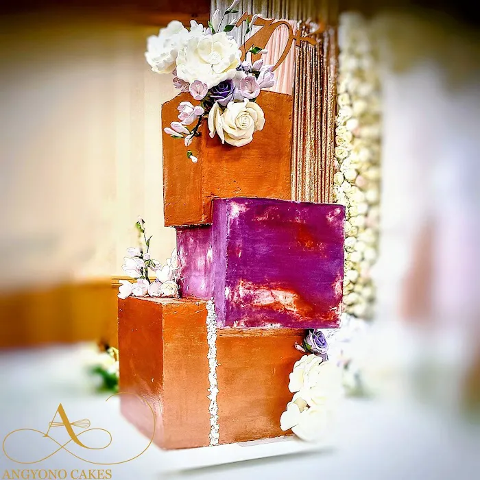 Angyono Custom Cakes Picture 7