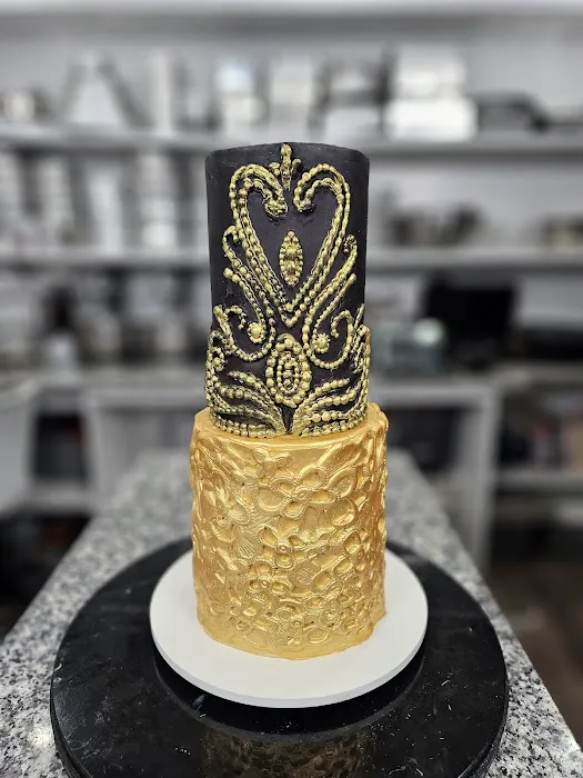 Angyono Custom Cakes Picture 5