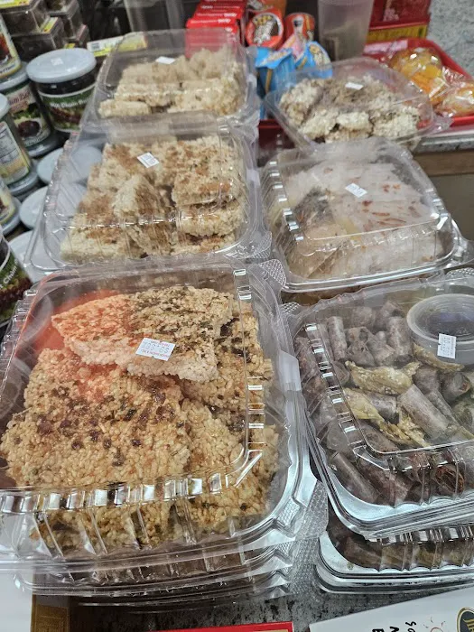 Saigon Bakery & Deli Picture 5