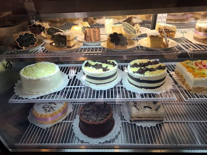 Dama Restaurant and Pastry Picture 2