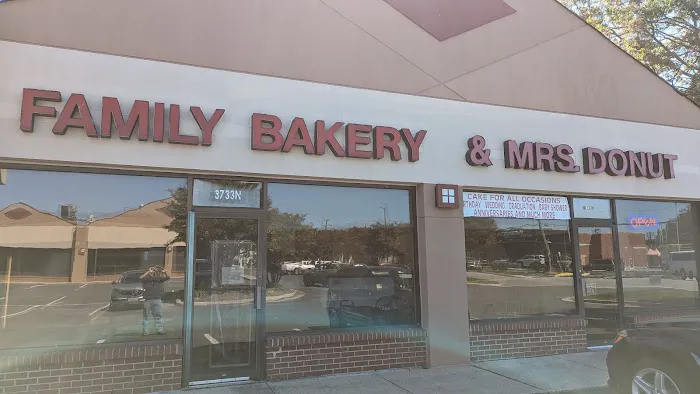 Family Bakery & Mrs. Doughnut Picture 1