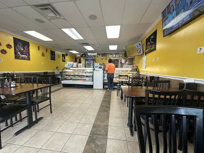 Cinthia's Bakery Picture 7