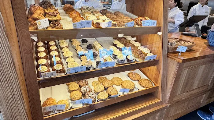 Best Buns Bakery & Burgers Picture 1
