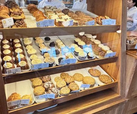 Best Buns Bakery & Burgers