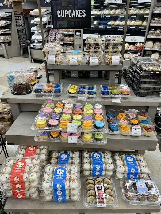 Giant Bakery Picture 6