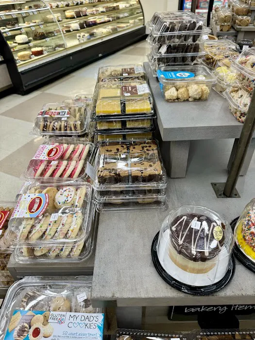 Giant Bakery Picture 5