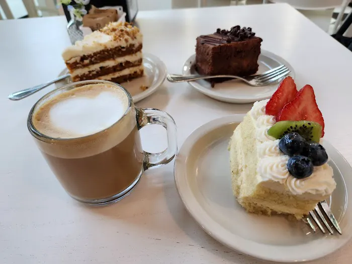 Betty's Cake Picture 7